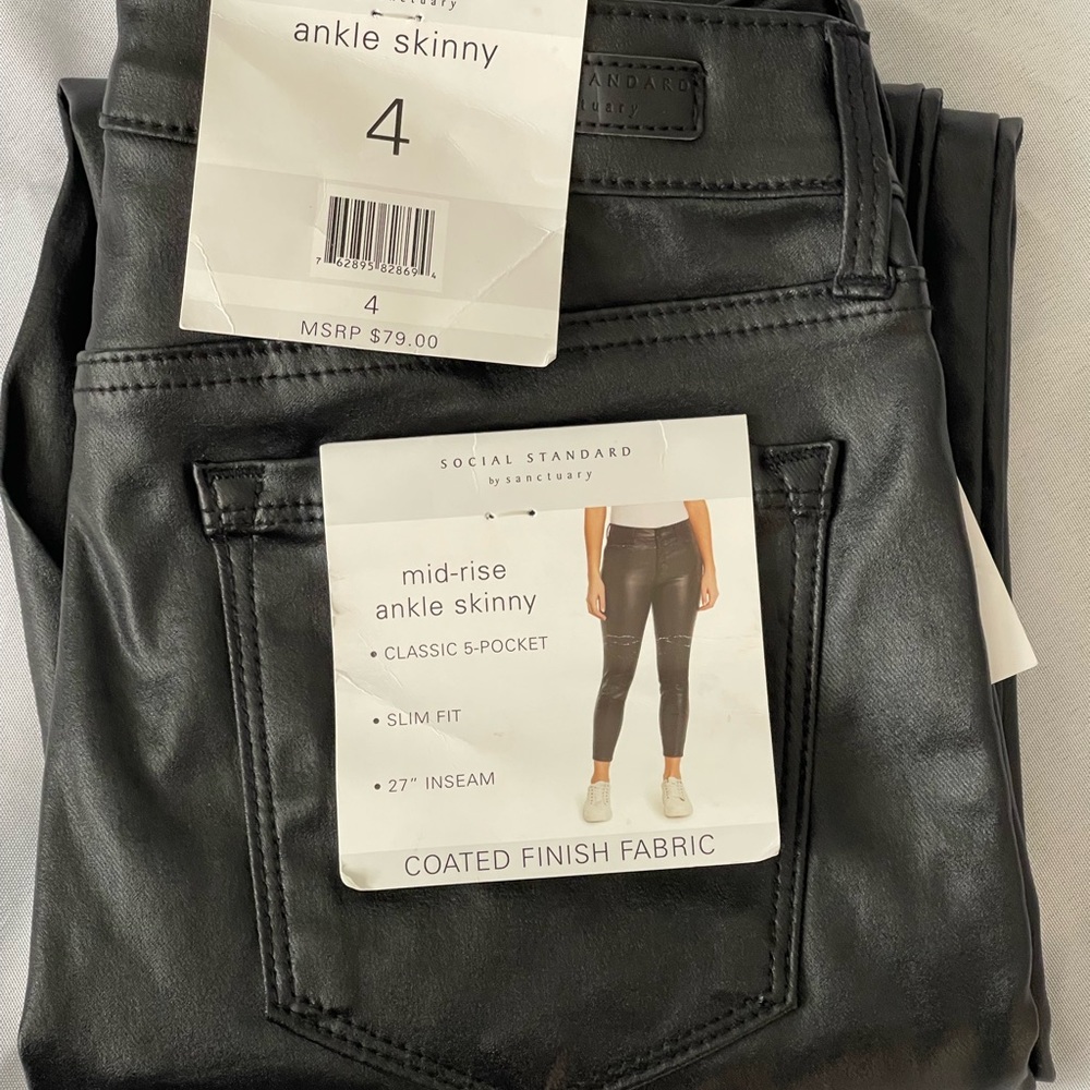 NWT Social Standard by Sanctuary Slick Black Coated Jeans Ankle Length Size 4 - Picture 2 of 12